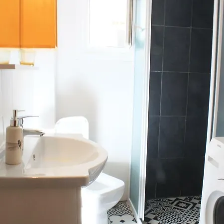 Sunny Central Apartment, Nice View, Fully Equipped Apartment *